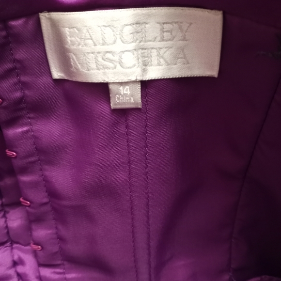 BADGLEY MISCHKA Magenta Strapless Tiered Ruffled Silk Midi Dress - Picture 4 of 6